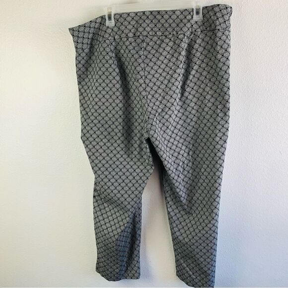 Savion Black White Cropped Pants - Picture 2 of 4